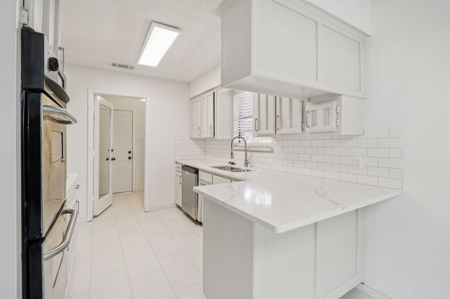 Building Photo - 5507 Silver Bow Trail