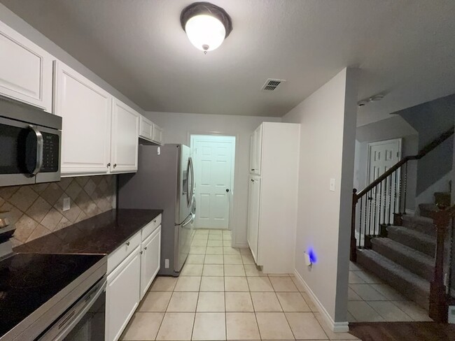 Building Photo - 12614 Oceanside Dr