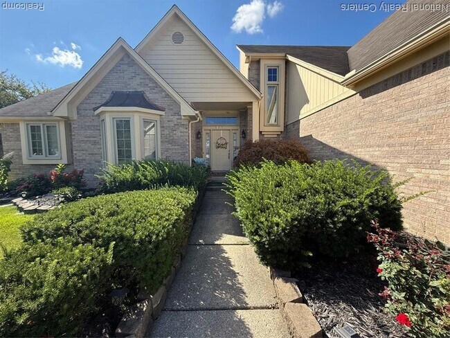 Building Photo - 39217 Geneva Dr