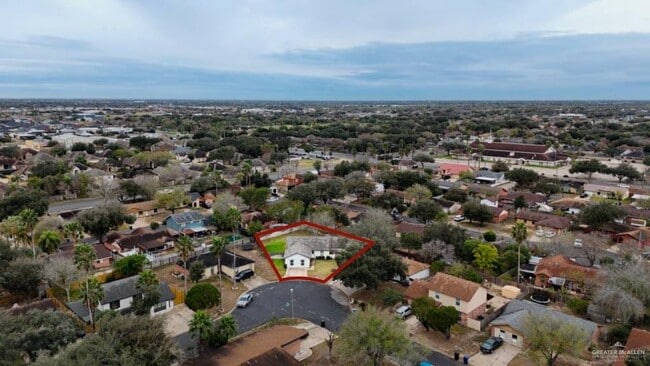 Building Photo - 25 Falcon Ave