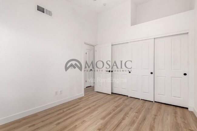 Building Photo - 1567 E Black Diamond Dr