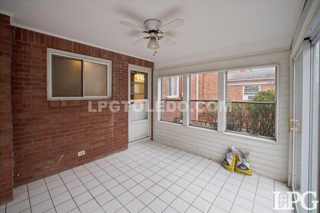 Building Photo - 3860 Sheffield Ct