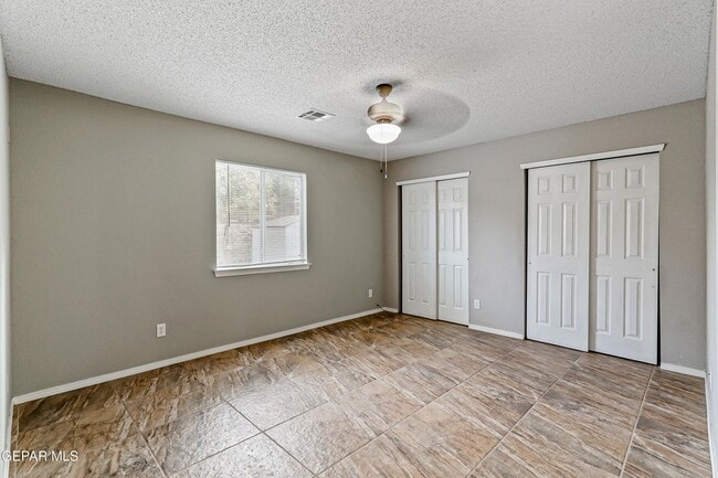 Building Photo - 14336 Desert Sage Dr