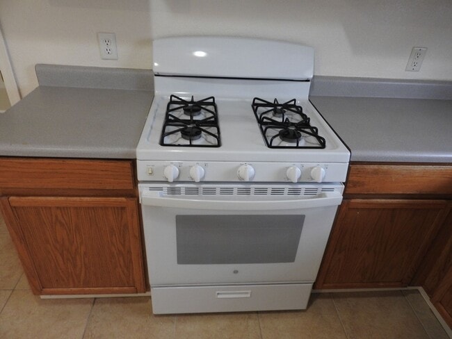 Building Photo - Three bedroom home