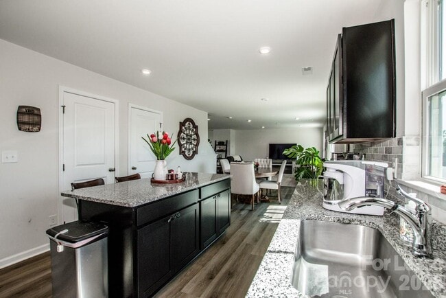 Building Photo - 177 Crownpiece St