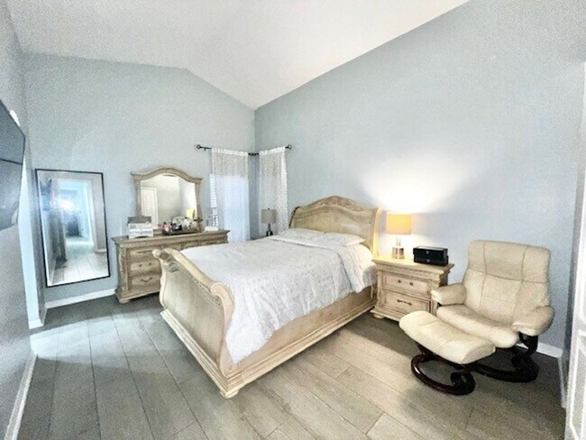 Building Photo - Lake Nona!! Spectacular 4X2 in Gated Nona Crest! All tile flooring!! 2 car garage! Move in April ...