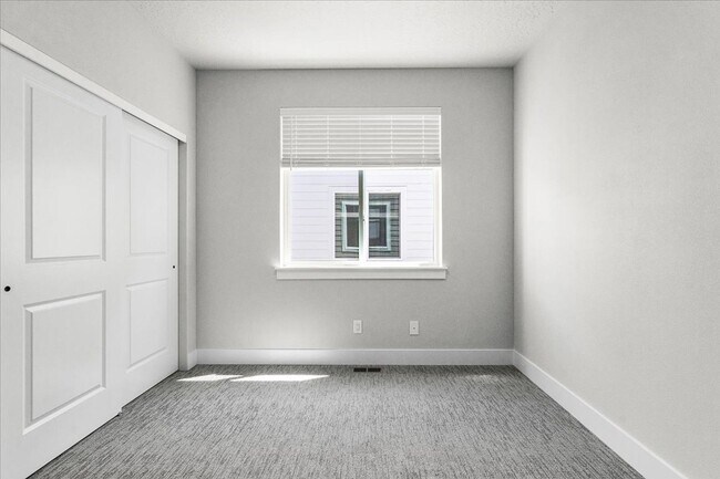 Building Photo - Perfectly designed 5-bedroom, 3-bath single family home