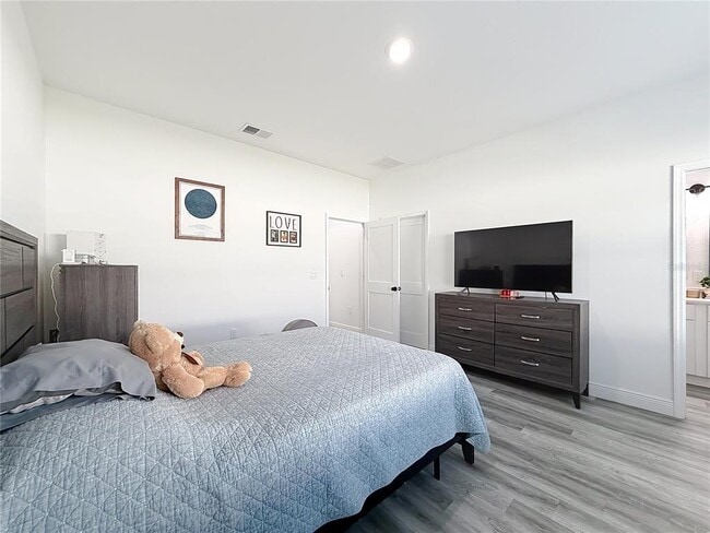 Building Photo - 16950 SW 42 Ave