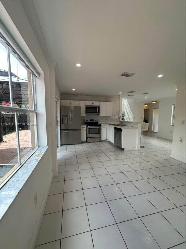 Building Photo - 8417 NW 1st Terrace