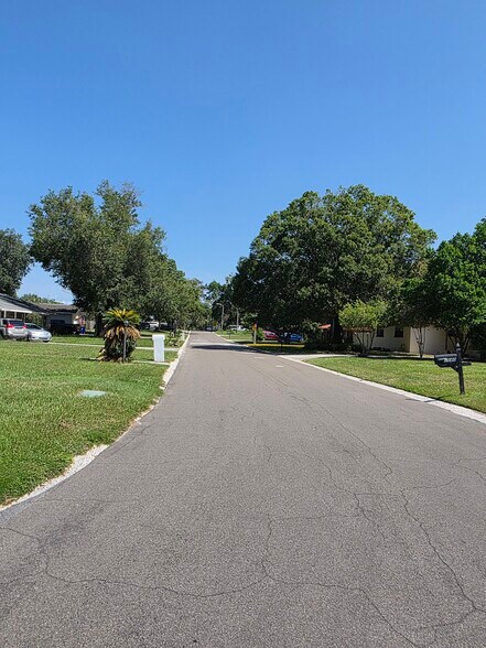 Building Photo - 1641 Meadowbrook Ave