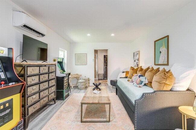 Building Photo - Charming 2-Bed, 2-Bath Gem with Granite Co...