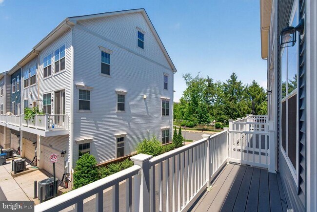 Building Photo - 5128 Ridgeview Retreat Dr