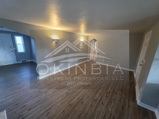 Building Photo - 2540 Catalpa Dr.