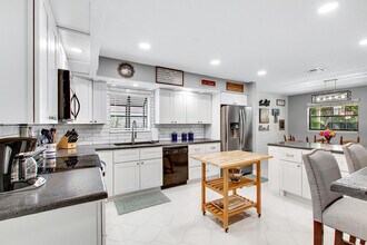 Building Photo - 912 Blueberry Dr
