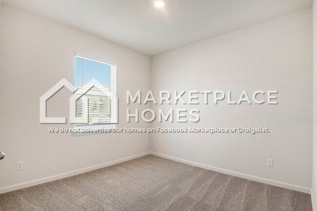 Building Photo - 10925 Gray Mare Dr