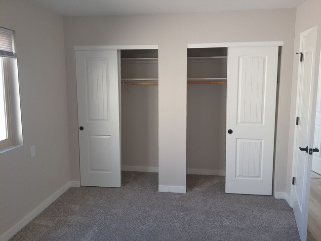 Building Photo - Long Term Duplex rental