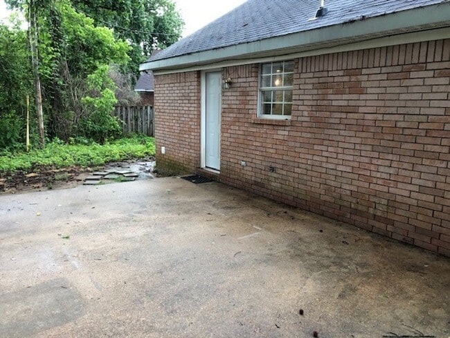 Building Photo - 3BR/3BA For Rent