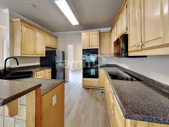 Building Photo - 2312 Herring Woods Trl