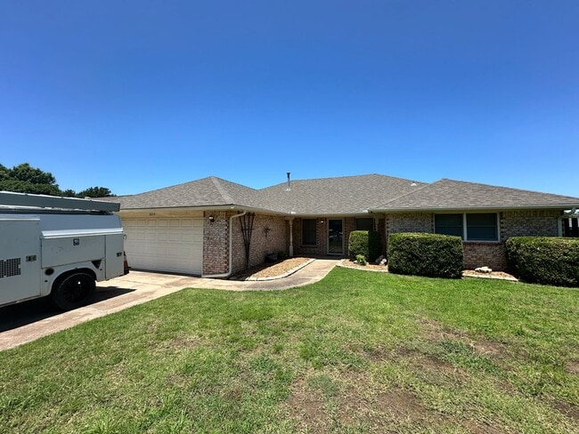 Building Photo - Fully Remodeled 3bed/2bath Available in We...