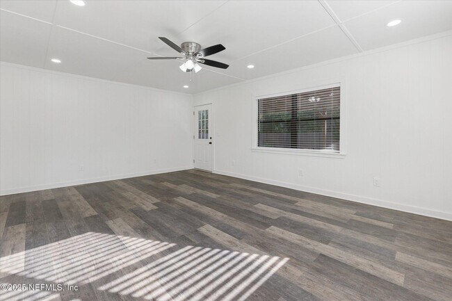 Building Photo - 863 Westgate Dr