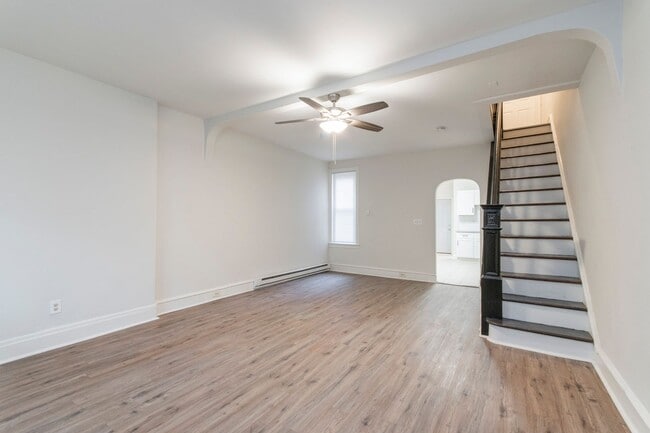 Building Photo - Beautiful 3-Bed/1.5 Bath Home Located in N...