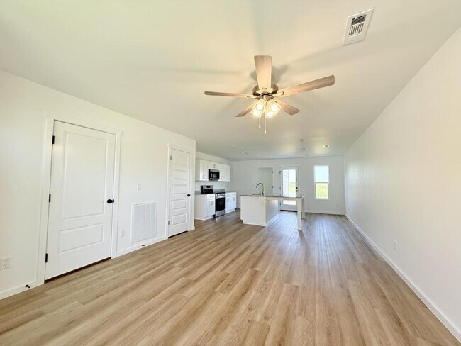 Building Photo - 218 Eagle Edge Dr