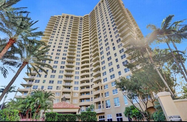 Building Photo - 19501 W Country Club Dr