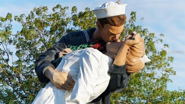 Building Photo - 650 Golden Gate Point