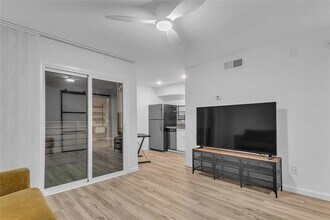 Building Photo - 1840 Burton Dr