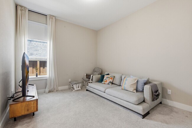 Building Photo - 28065 Willow Gln Dr