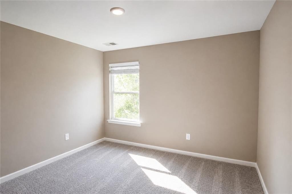 Building Photo - 100 Squarewood Ln NW