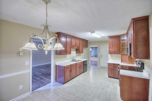 Building Photo - 123 Bordeaux Ln