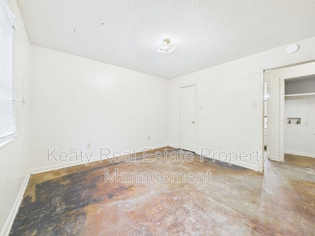 Building Photo - 102 Dorchester St