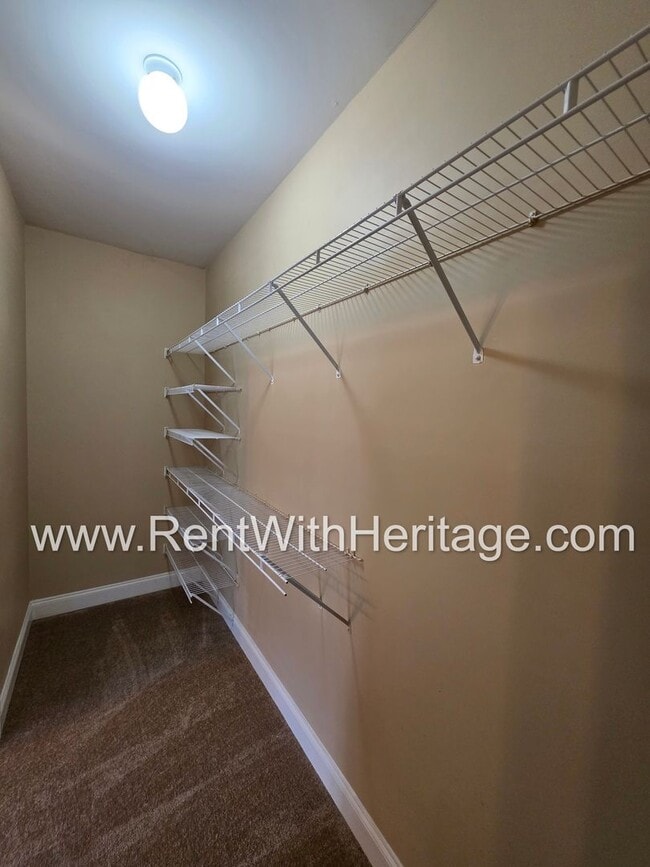 Building Photo - Gorgeous 5bd /3.5 bath Home/ Upgrades Galore/ Attention to Detail/ Great Location