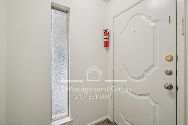 Building Photo - 6604 Cherryleaf St