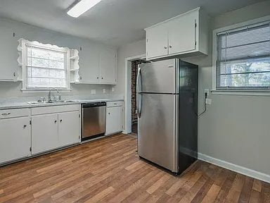 Building Photo - 429 Bel-Air Dr