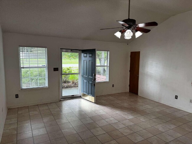 Building Photo - 3613 Burton Cir
