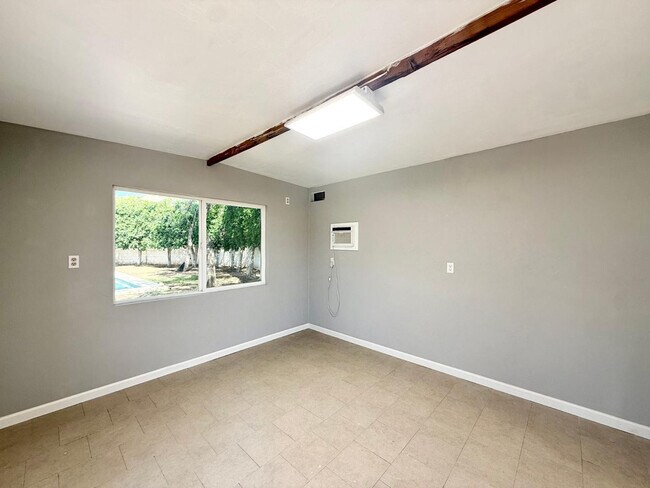 Building Photo - 3553 E Monterosa St