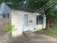 Building Photo - 2007 Akron-