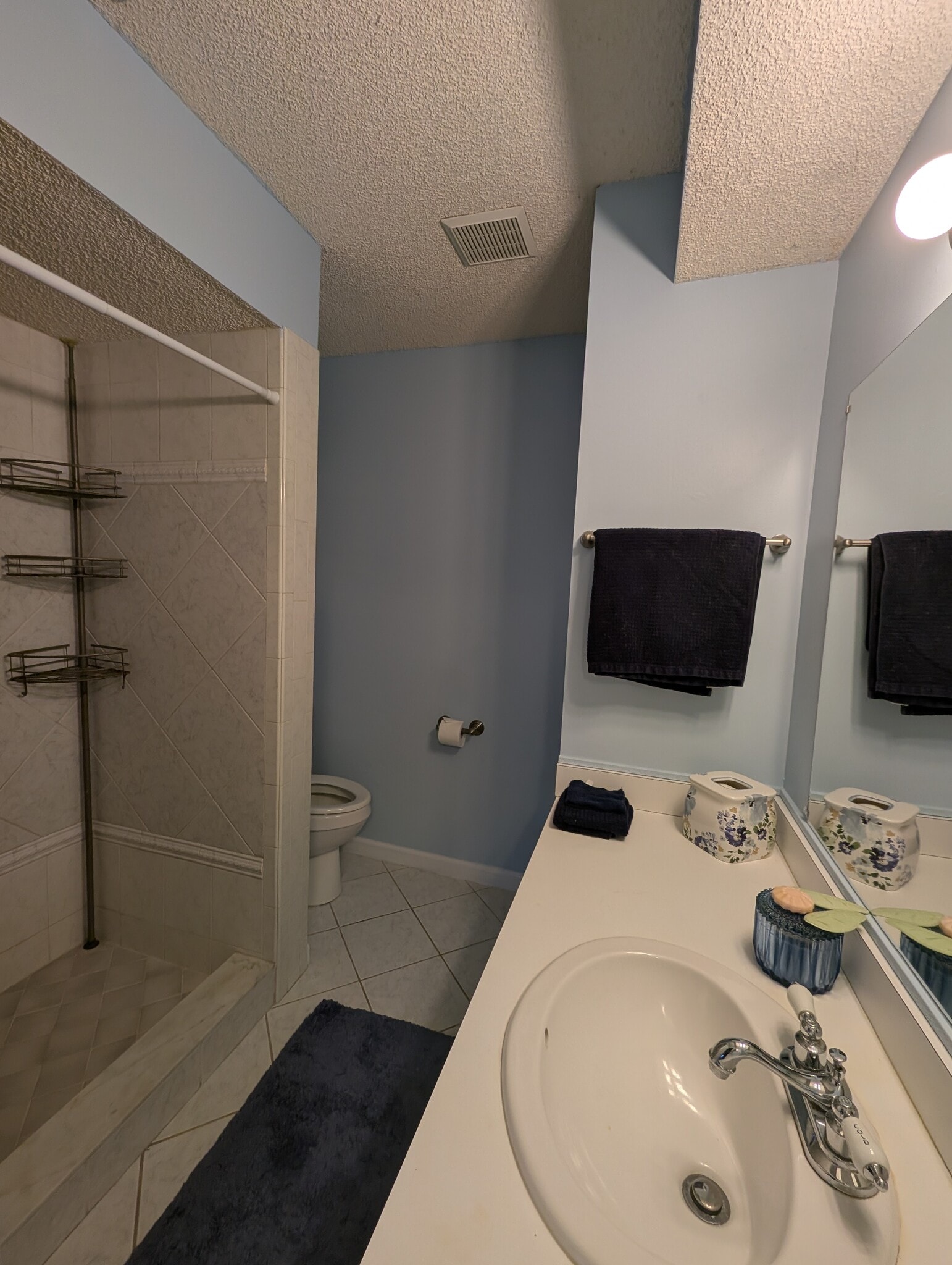 Building Photo - 4418 Parrot Ave