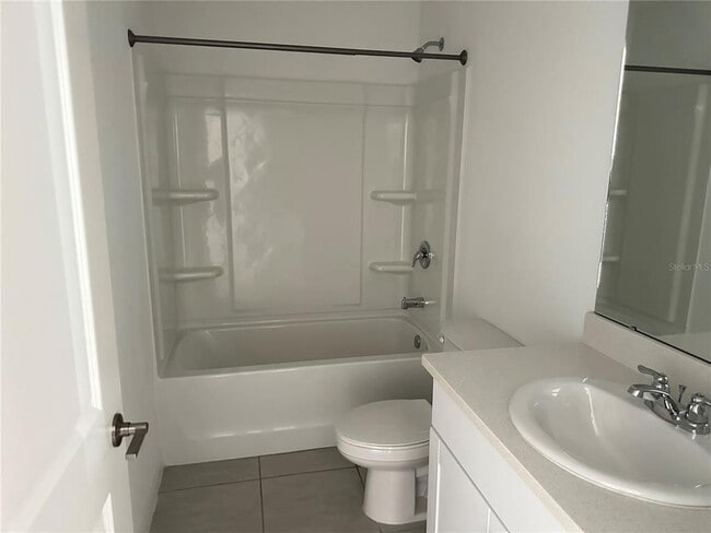 Building Photo - 2946 Canary Ave