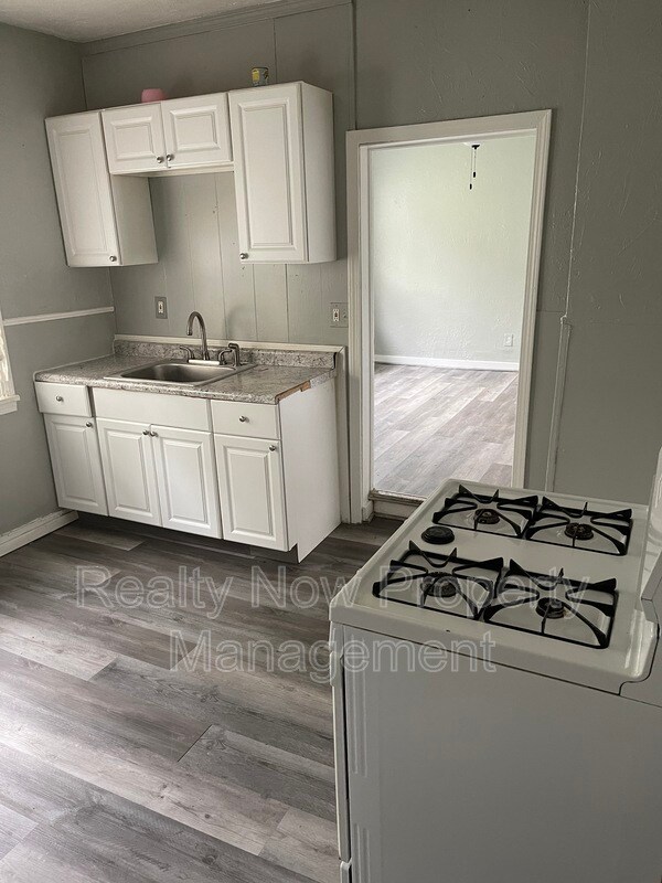 Building Photo - 3356 W 33rd St