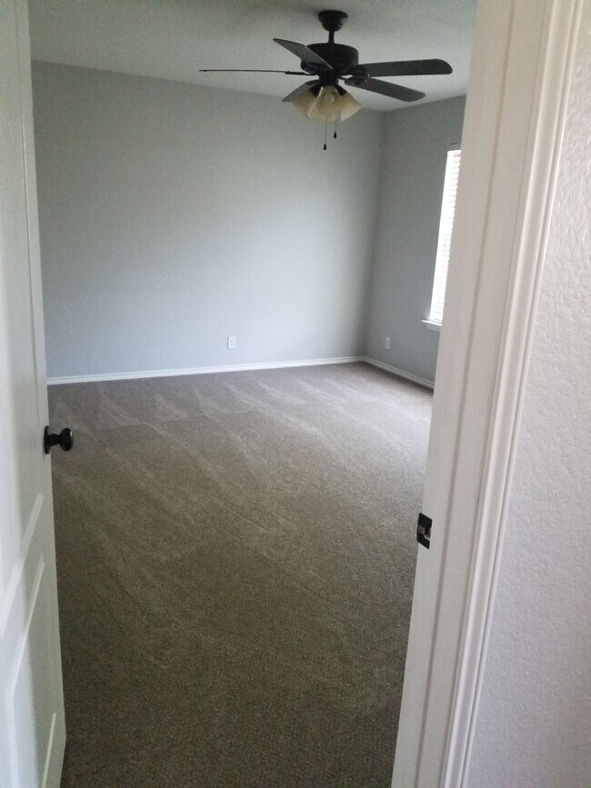 Building Photo - 196 Valero Dr