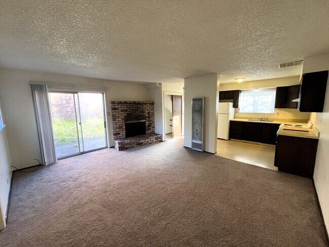 Building Photo - 840 D St