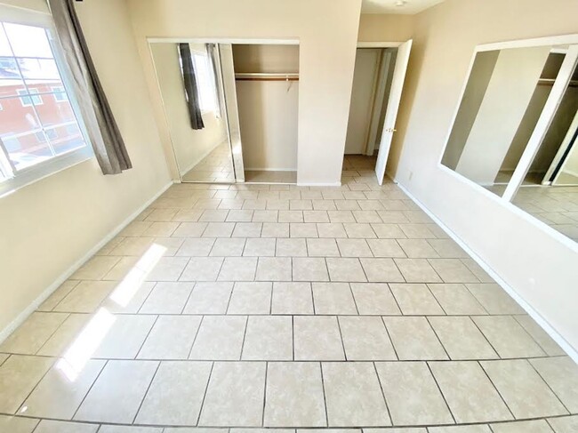 Building Photo - CUTE ONE BEDROOM / ONE BATH APARTMENT UNIT!
