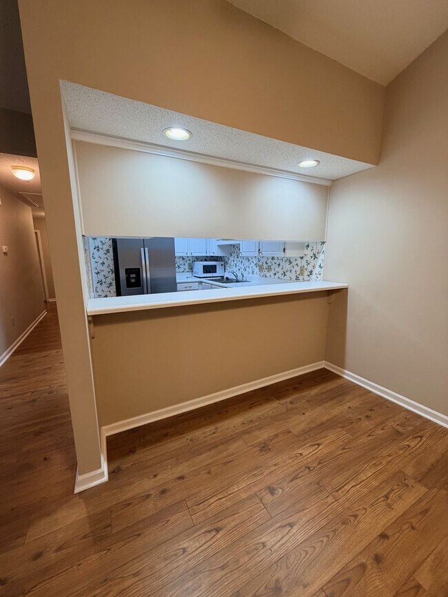 Building Photo - 121 Timberwood Rd