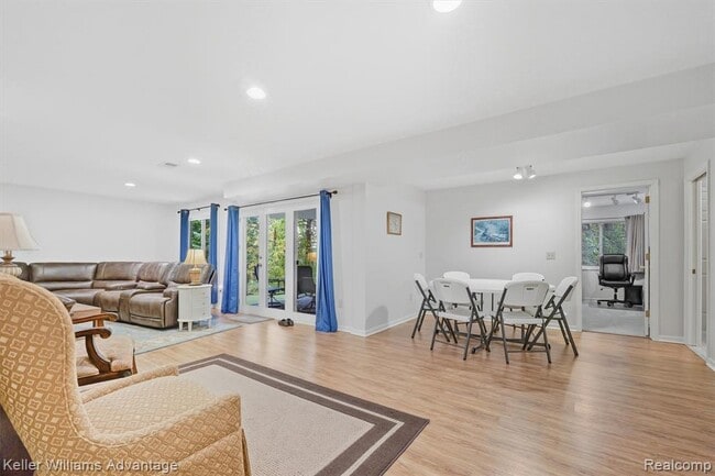 Building Photo - 2819 Monte Vista Ave