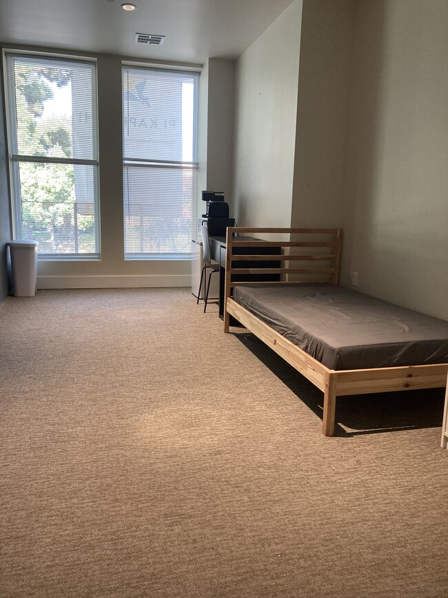 Sleeping area - 611 Gayley Ave