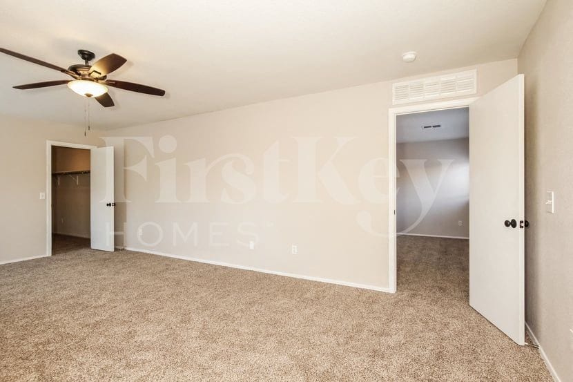 Building Photo - 2127 S Luther