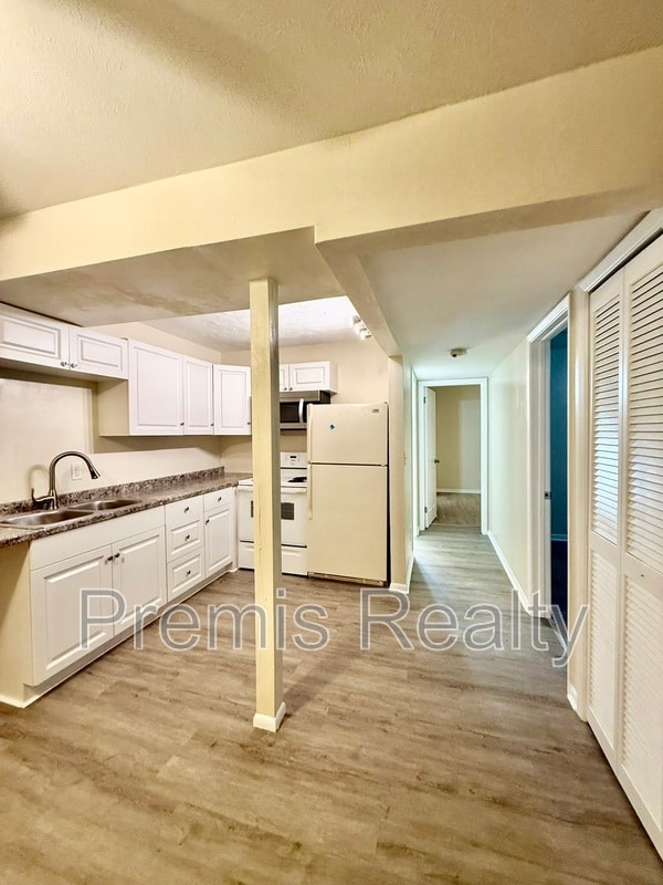 Building Photo - 1799 N Highland Ave